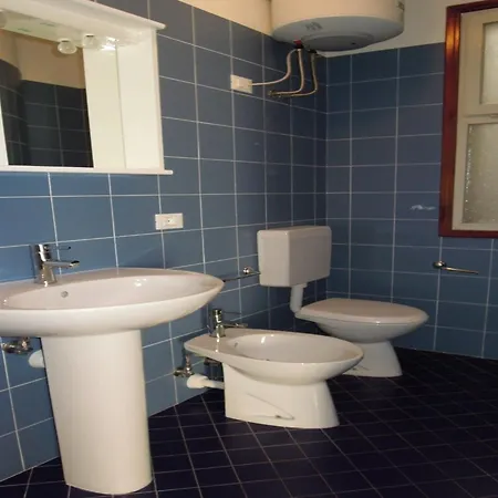 Cozy With Shared Pool Apartament